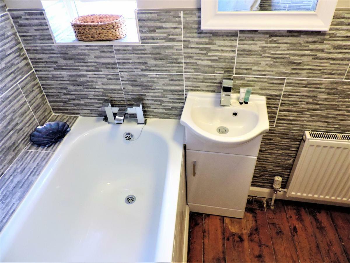 1 Bed Bagshot Pennyhill Accommodation المظهر الخارجي الصورة